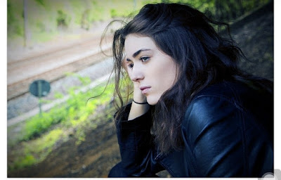 Signs he doesn't love you Signs He Dosen't Love You Enough