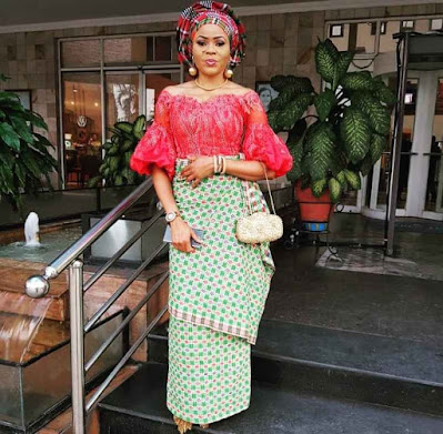 Lace blouse styles for wrapper Latest lace blouse styles for wrapper