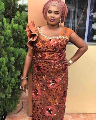 Lace blouse styles for wrapper Latest lace blouse styles for wrapper