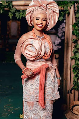 Lace blouse styles for wrapper Latest lace blouse styles for wrapper