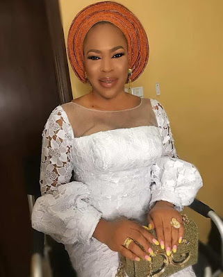 Lace blouse styles for wrapper Latest lace blouse styles for wrapper