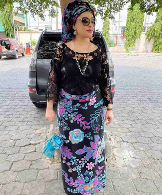 Lace blouse styles for wrapper Latest lace blouse styles for wrapper