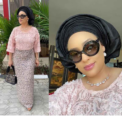 Lace blouse styles for wrapper Latest lace blouse styles for wrapper