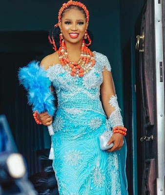 Lace blouse styles for wrapper Latest Lace blouse styles for wrapper