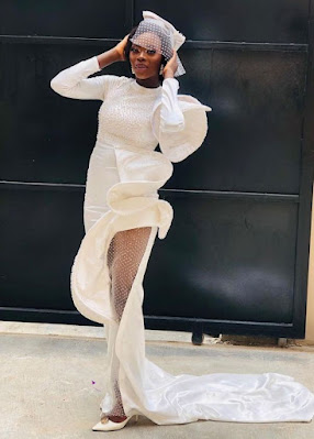 Flounce dress style Beautiful flounce dress styles for ladies