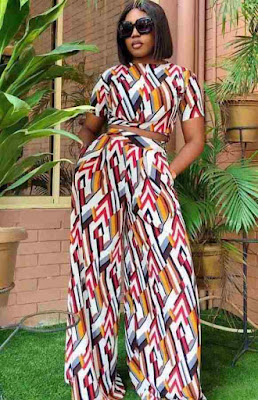 Vintage Material Styles for Ladies