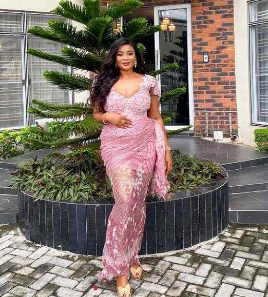 Asoebi Styles from Comedian Funnybone White Wedding 
