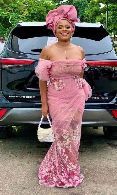 Asoebi Styles from Comedian Funnybone White Wedding 