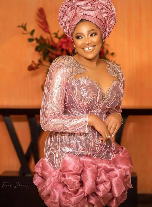 Asoebi Styles from Comedian Funnybone White Wedding 