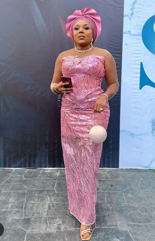 Asoebi Styles from Comedian Funnybone White Wedding 