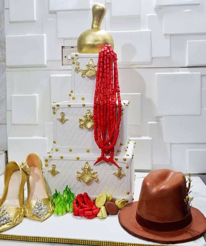 Latest Nigerian Wedding Cake/Engagement Cake Designs