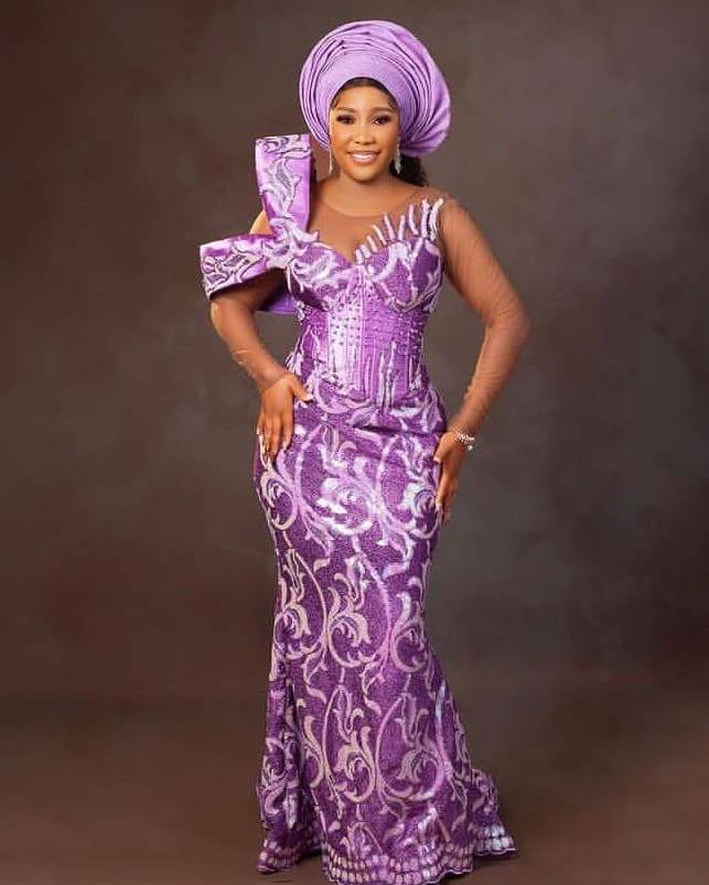 Lace Styles for Christmas and Festive Season