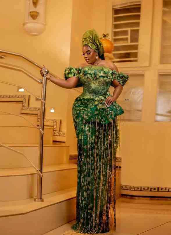 Gorgeous Asoebi Styles from Actress Eve Esin's Traditional Wedding