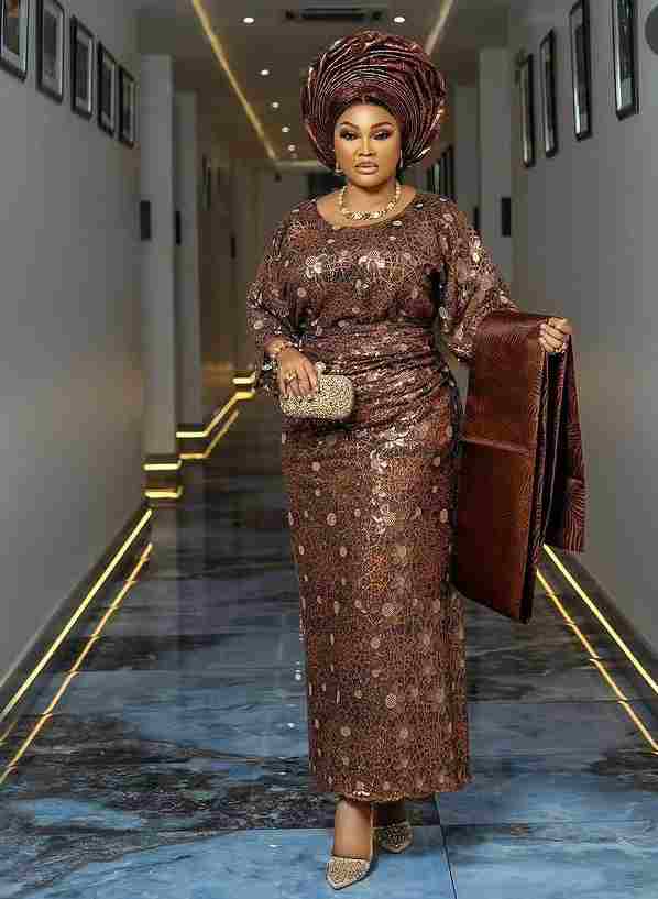Elegant Brown Asoebi Styles for Weddings