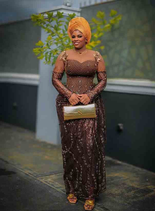 Elegant Brown Asoebi Styles for Weddings