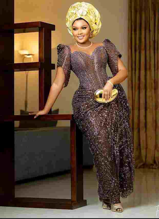Elegant Brown Asoebi Styles for Weddings